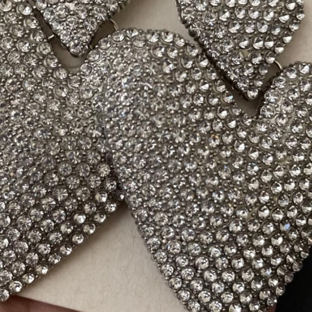 NWT 💎🩶💎 Piper K Sparkling Double Hearts Dangle Statement Earrings - Picture 9 of 16